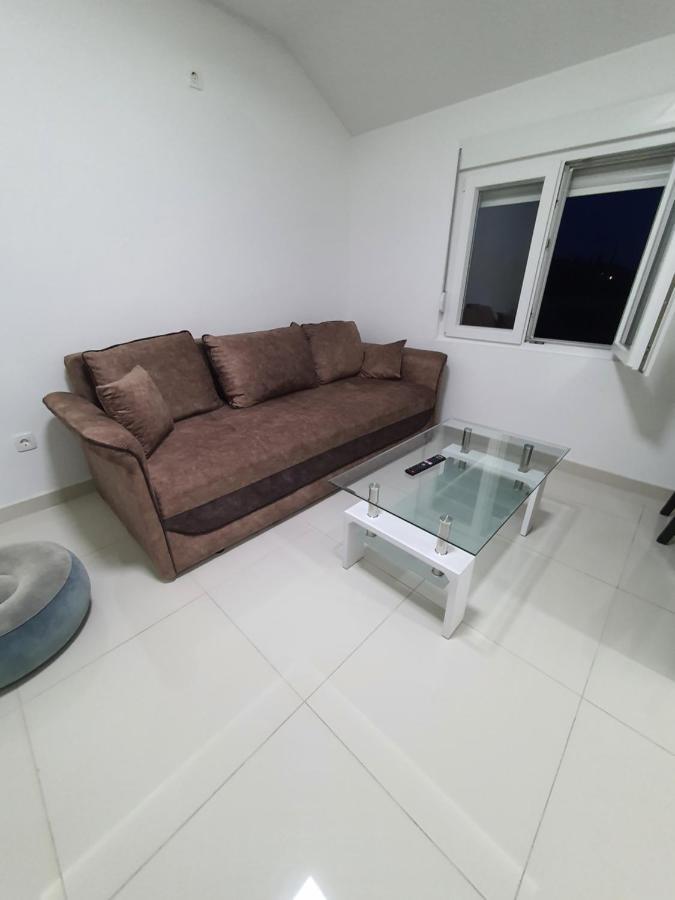Apartman Tolosi 2 Podgorica Exterior photo